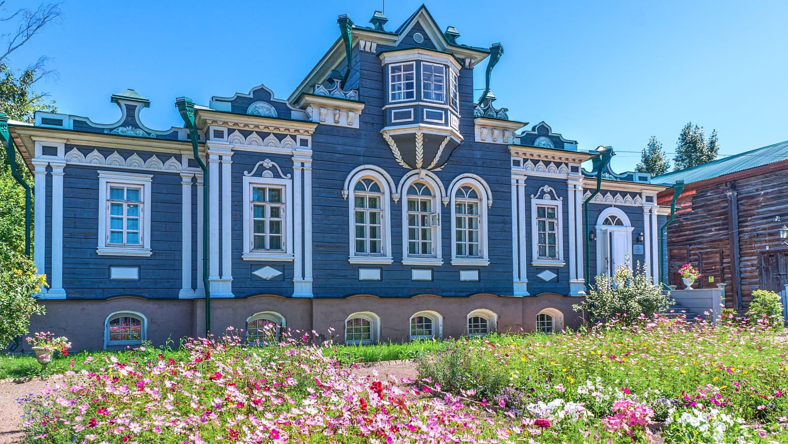 Иркутск. Столица русского деревянного зодчества. А еще декабристы и Колчак, милые нерпы и великий Байкал