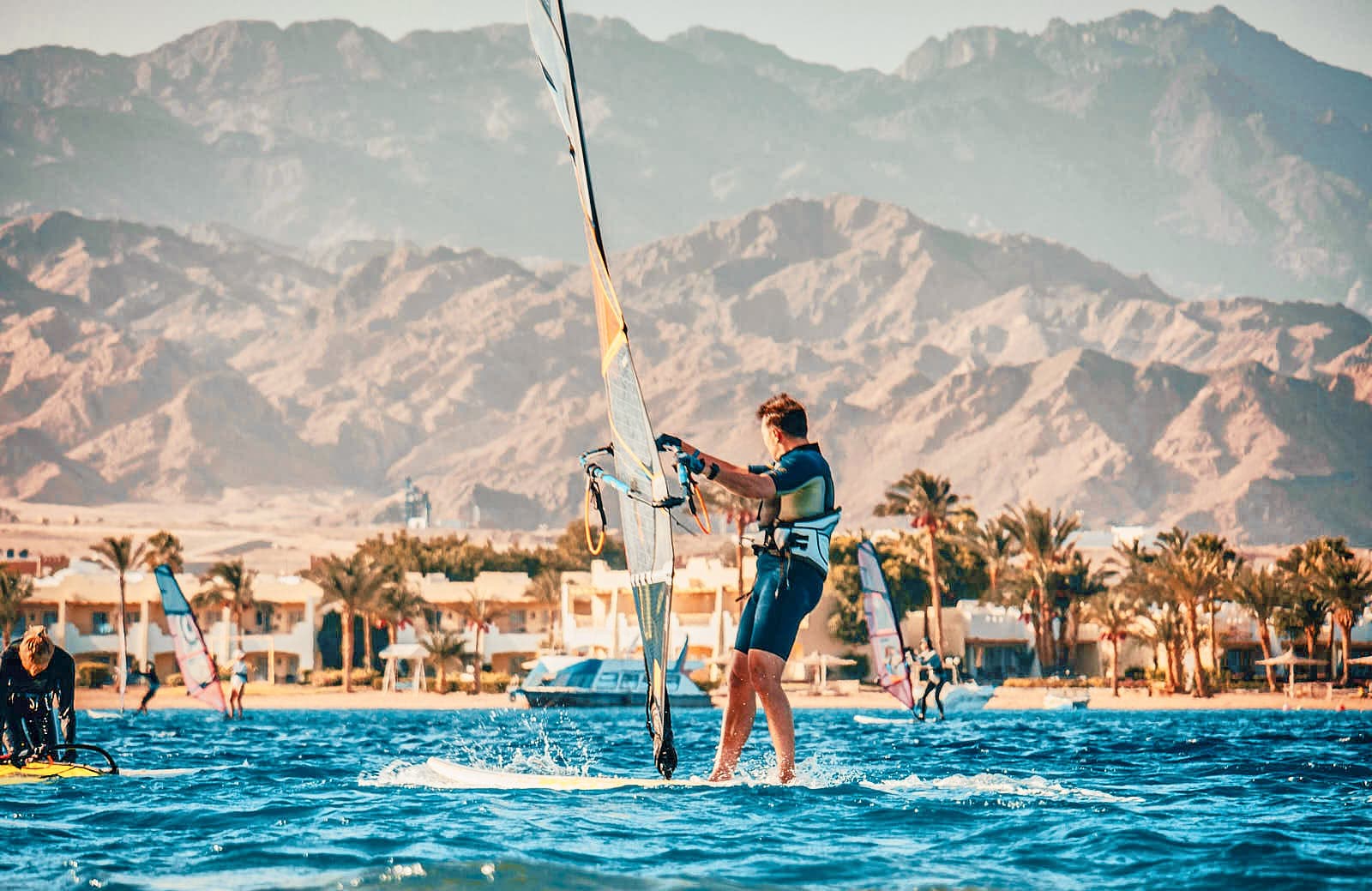 Дахаб: серфинг, снорклинг, бедуины и безмятежная зимовка в Египте