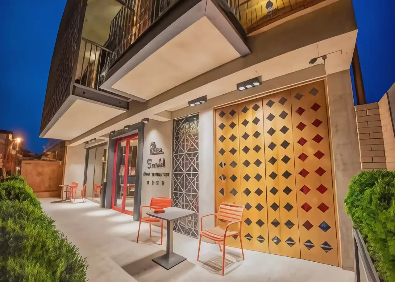 Sandali Metekhi Boutique Hotel - 2