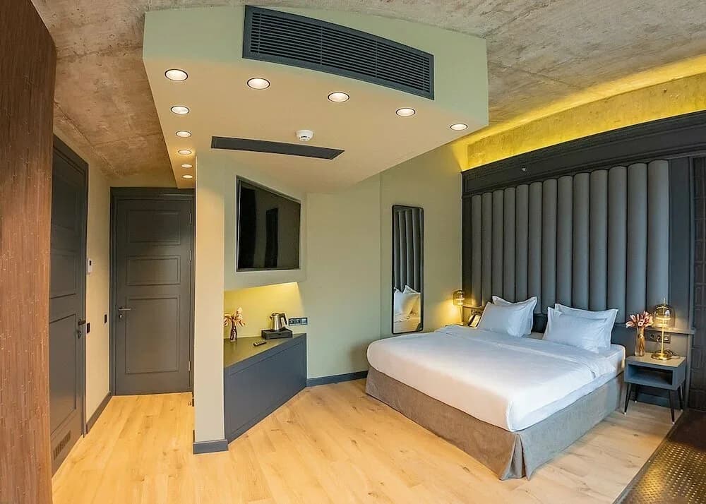Sandali Metekhi Boutique Hotel — 9