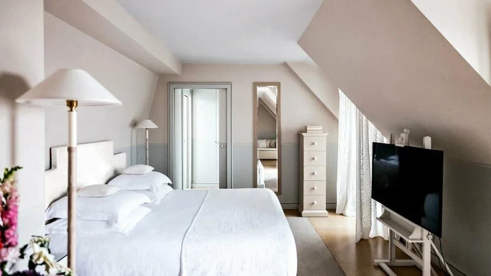 Monsieur George Hotel & Spa - Champs-Elysées — 6