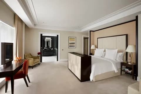 Four Seasons Hotel London at Tower Bridge - 4