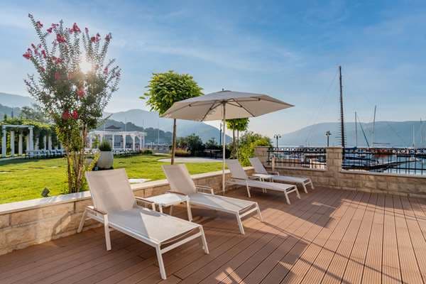 Lazure Hotel & Marina - 3