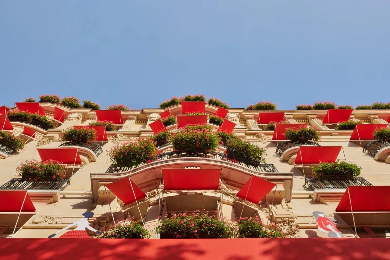 Отель Hôtel Plaza Athénée — Dorchester Collection