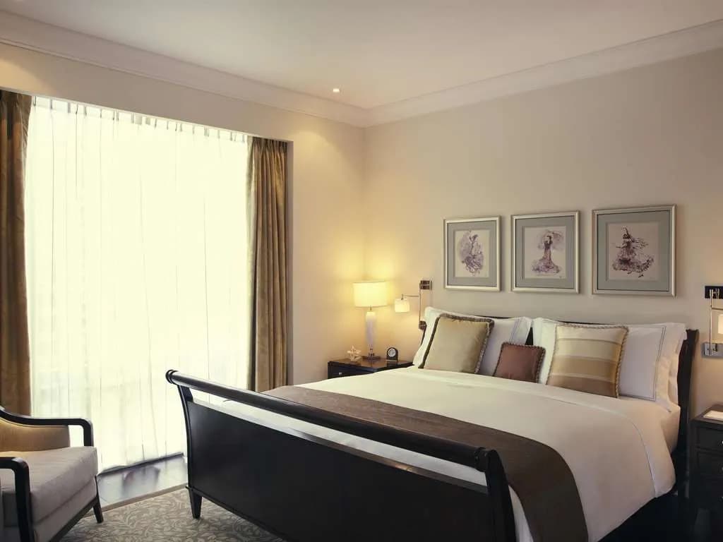 Raffles Makati - 3