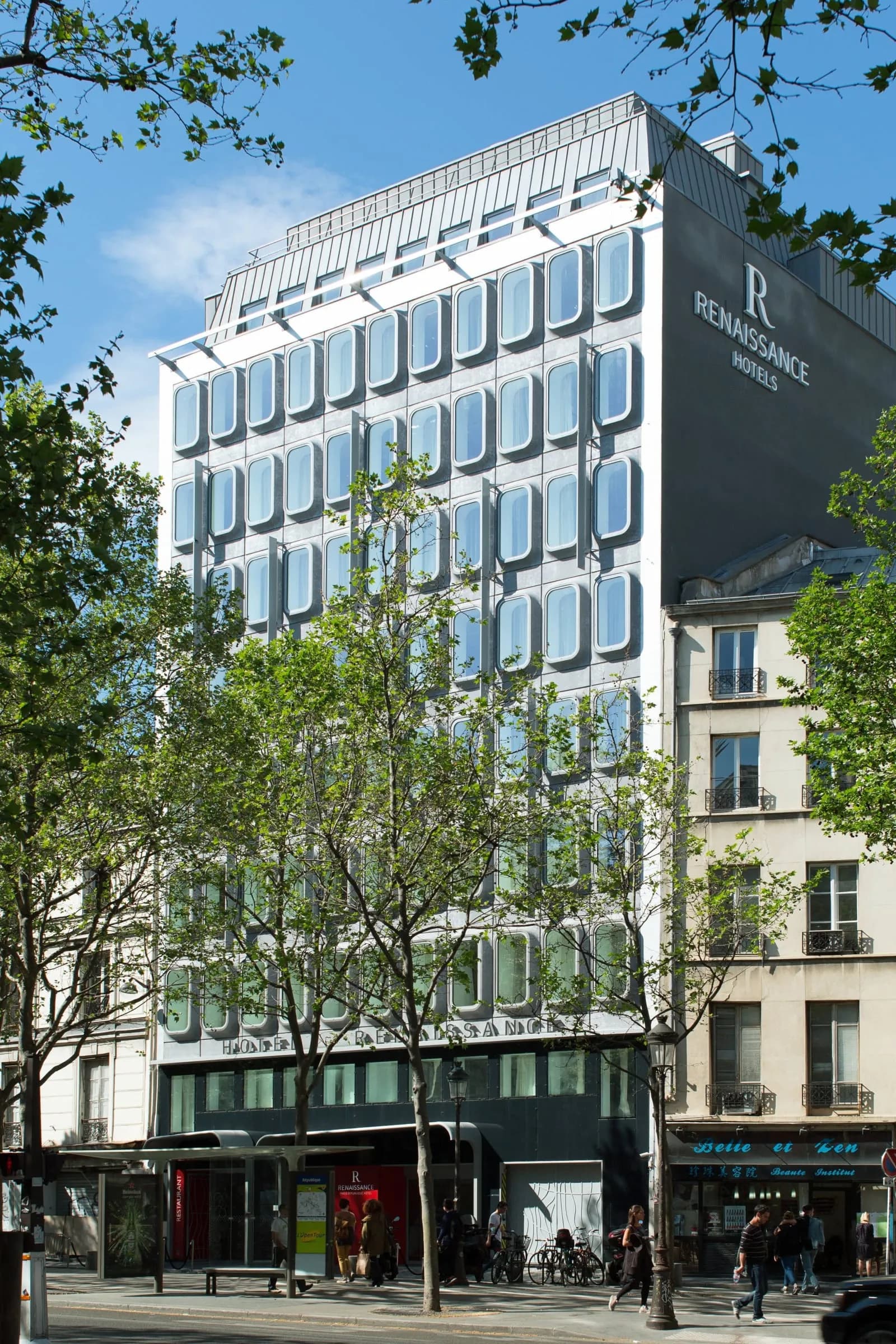 Отель Renaissance Paris Republique
