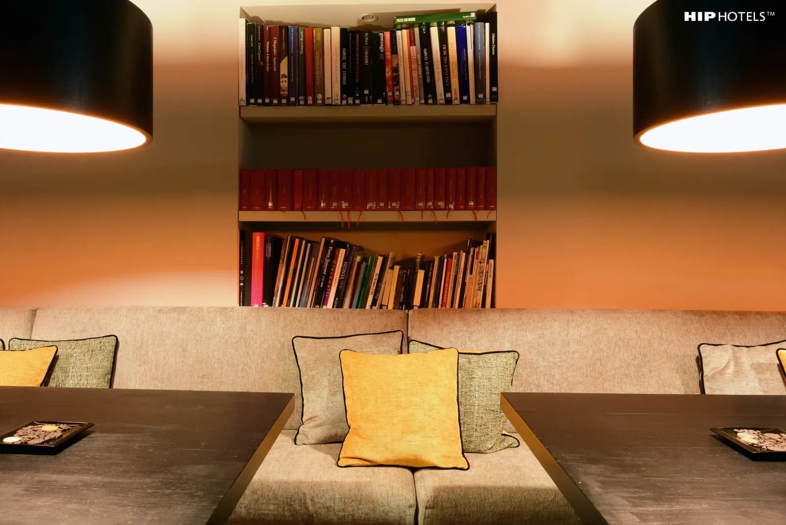 Charming House iQs