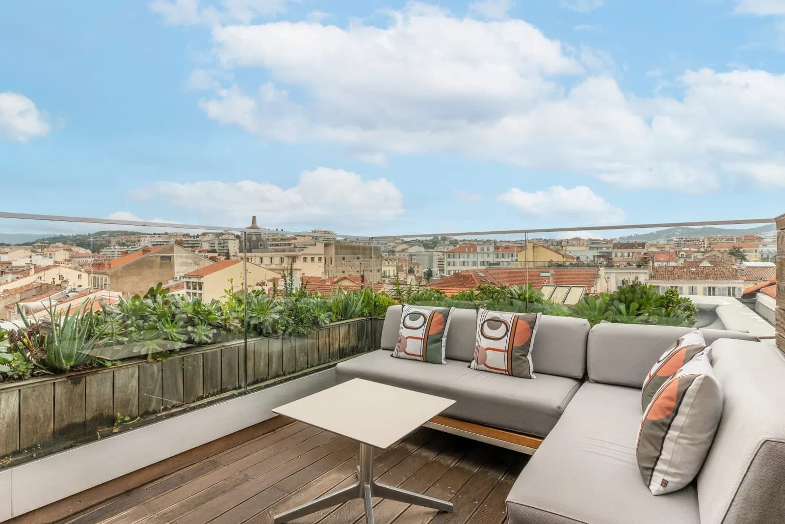 Five Seas by Inwood Hotels - 2