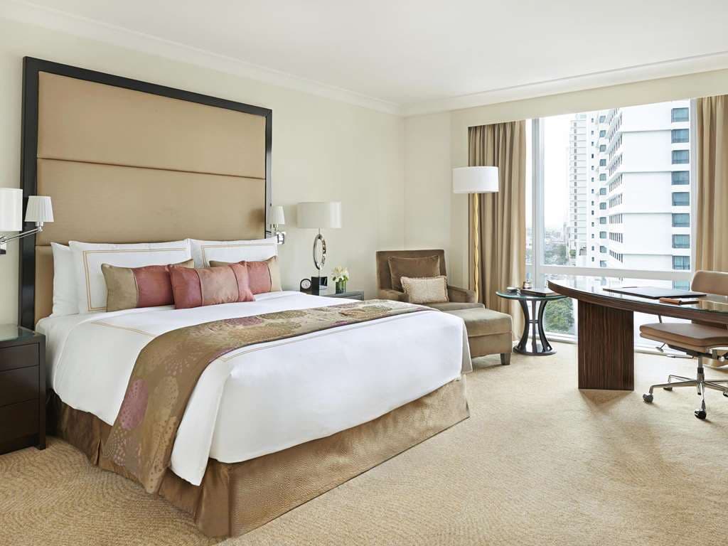 Fairmont Makati - 2
