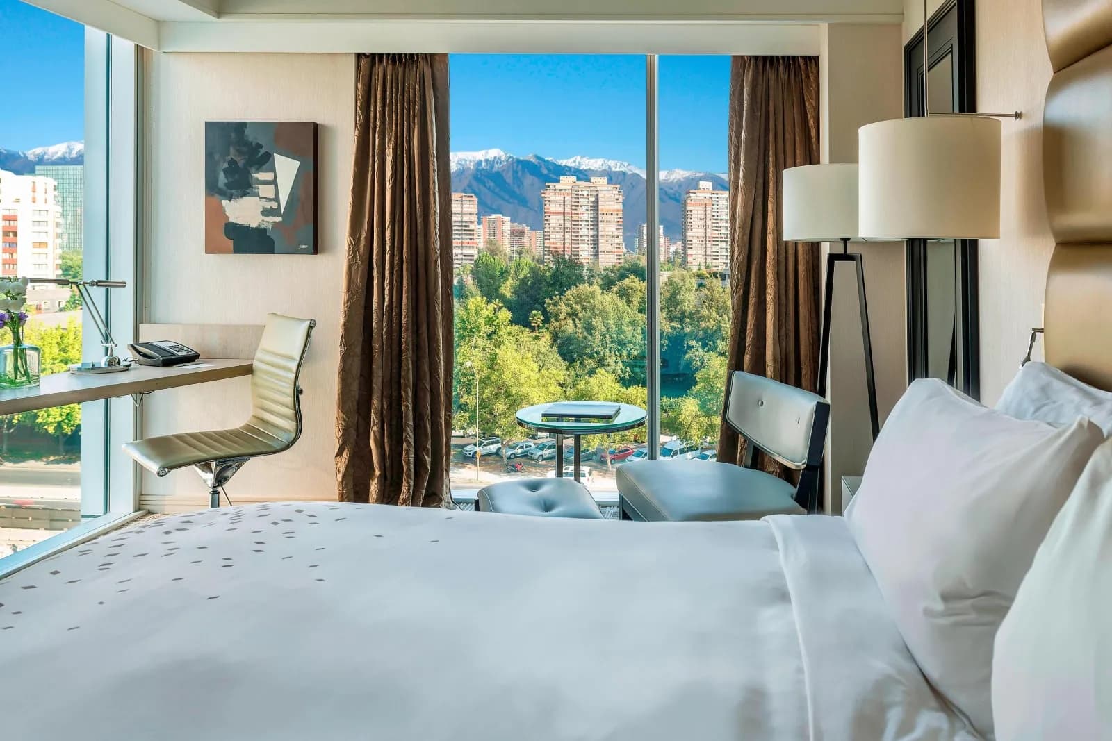 Renaissance Santiago Hotel - 3