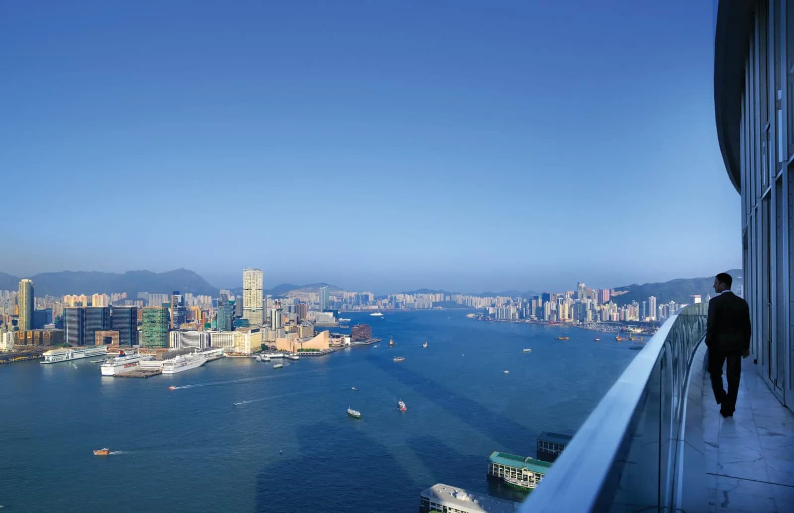 Four Seasons Hotel Hong Kong - 3