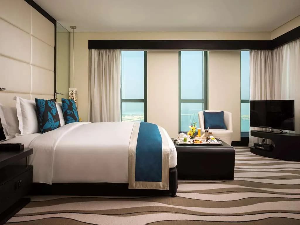 Sofitel Abu Dhabi Corniche - 2