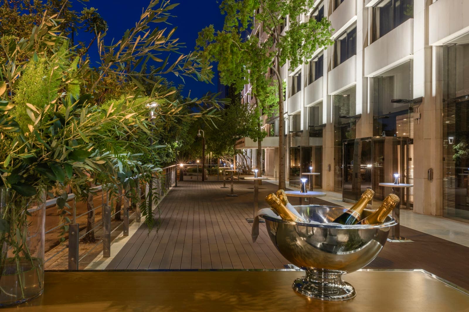 Athenaeum InterContinental — 8
